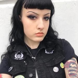 Meet your Posher, Gia